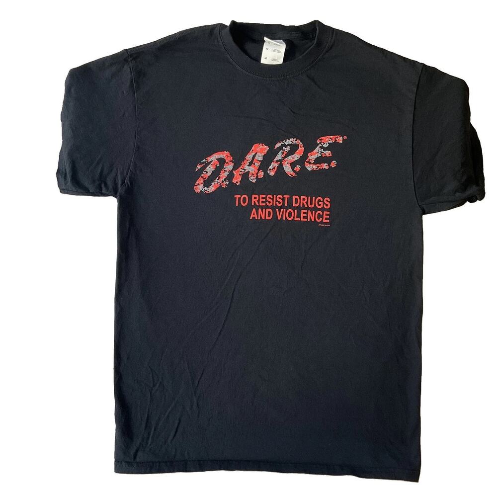 Fruit Of The Loom Men Shirt M Black DARE To Resist Logo Heavy HD Short Sleeve
